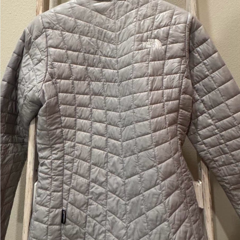 The North Face Women's Silver Quilted Puffer Jacket